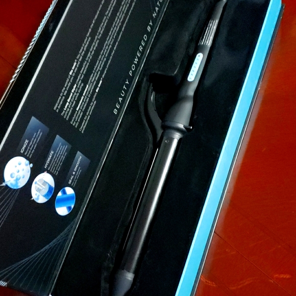 New in box never opened bio ionic long barrel  styler curling iron - Picture 3 of 14